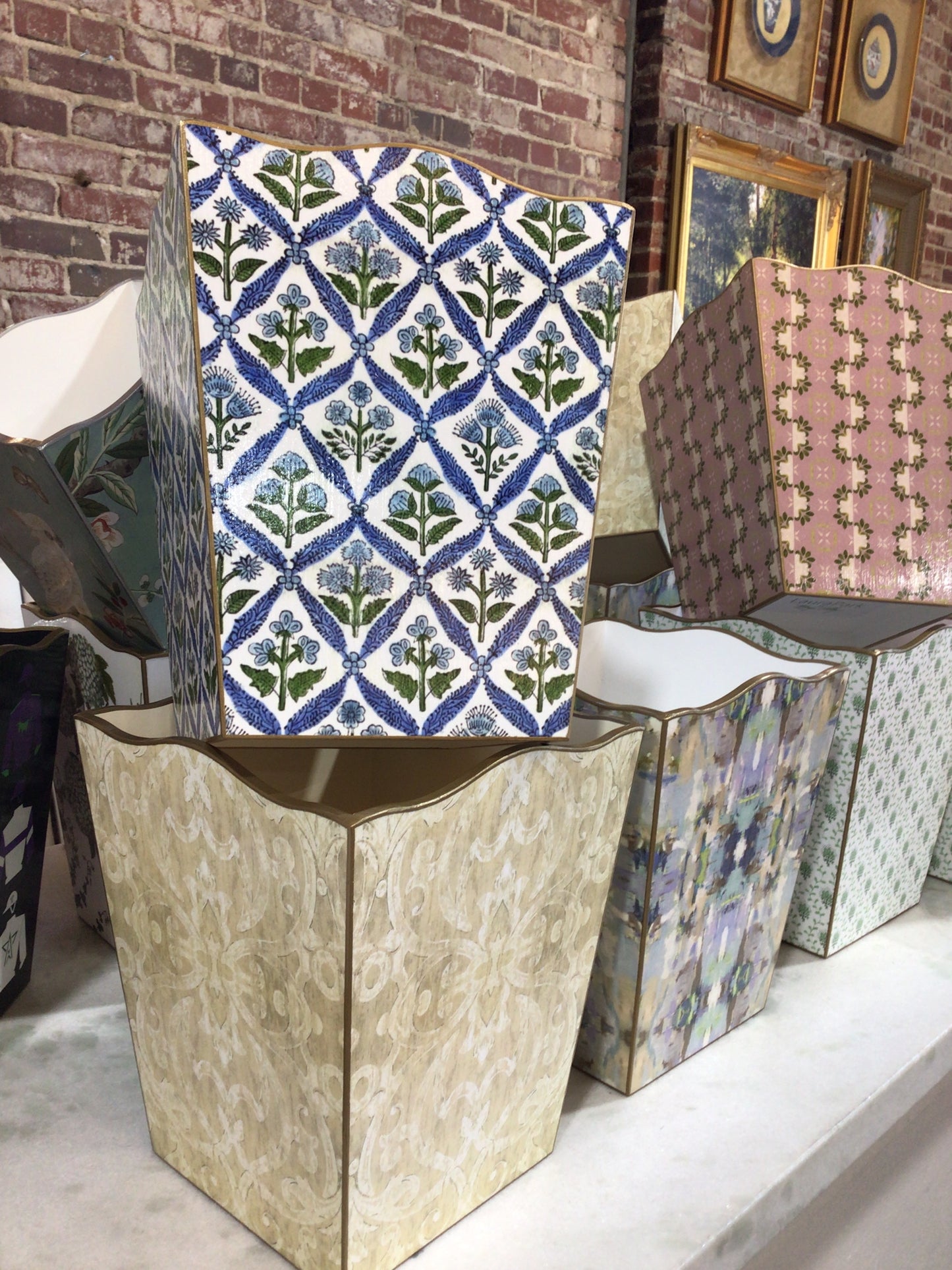 Scalloped Wastebin