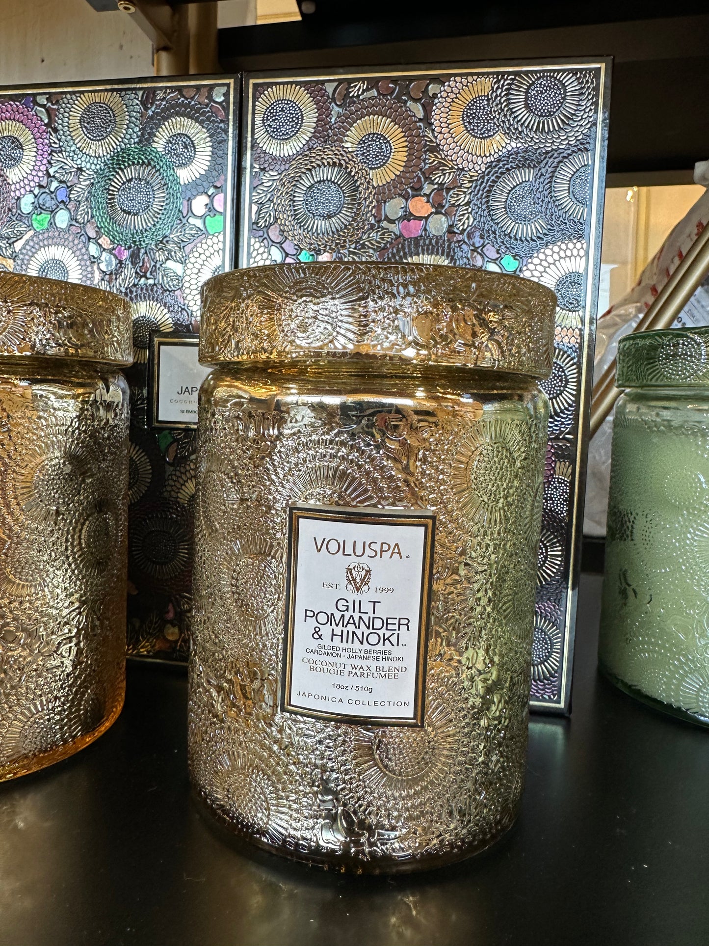 Voluspa 18 oz. Candle gilt pomander & hinoki