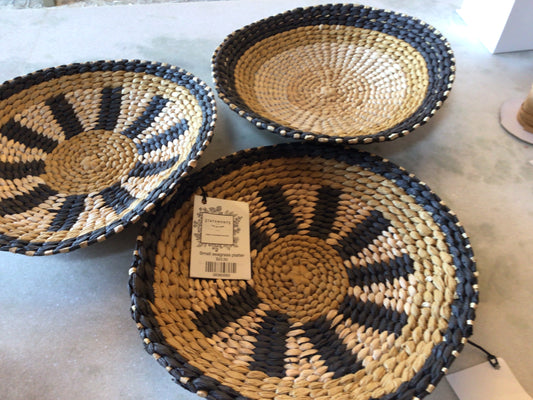 Small seagrass platter