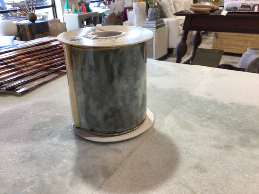 Aged Celadon Velvet/ Gold
