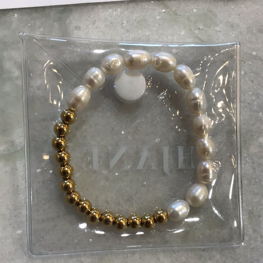 Pearl beaded bracelet gold