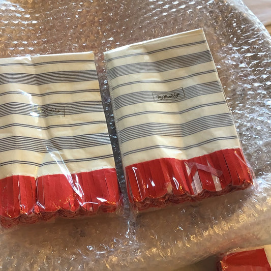 Striped Scallop Dinner Napkins