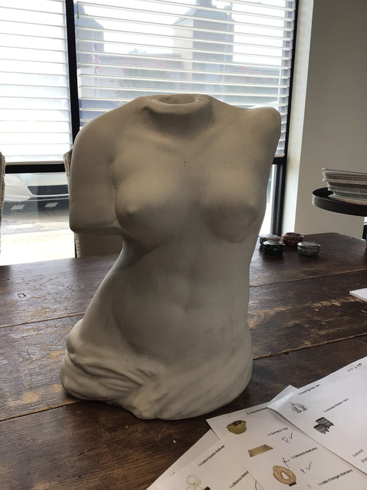 Avedon body statue