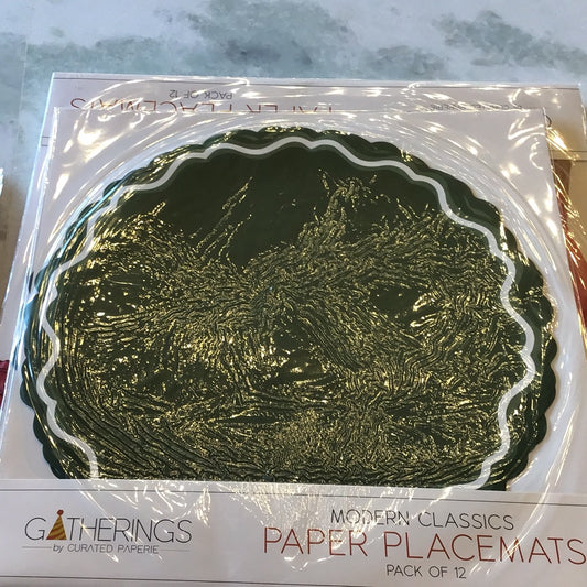 Green scallop paper placemats