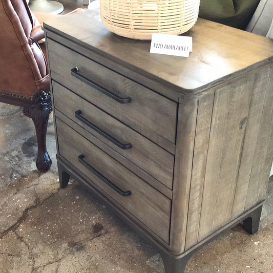 Intrigue 3/ Drawer nightstand