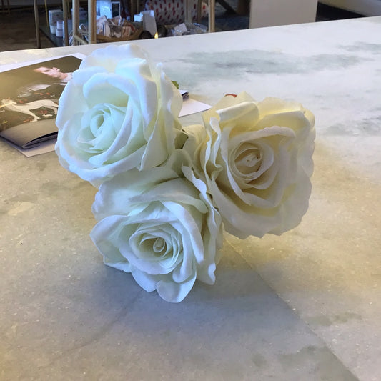 Bundle of 3 roses