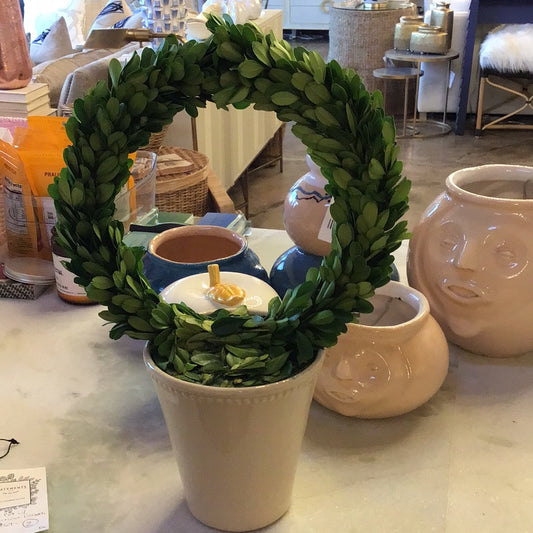 White Pot W/ Wreath.