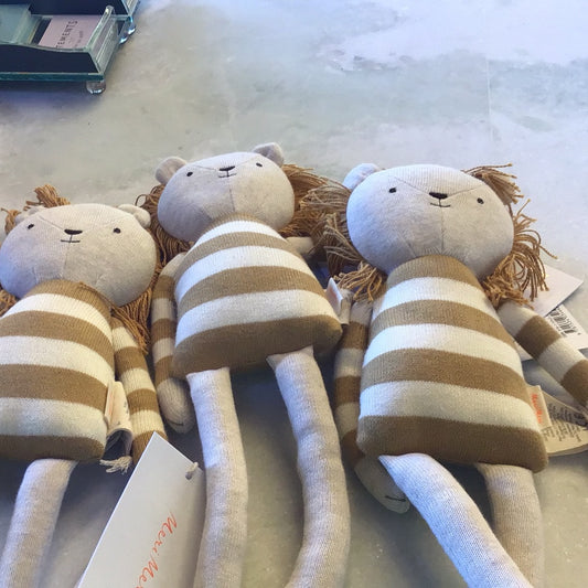 Handcrafted lion